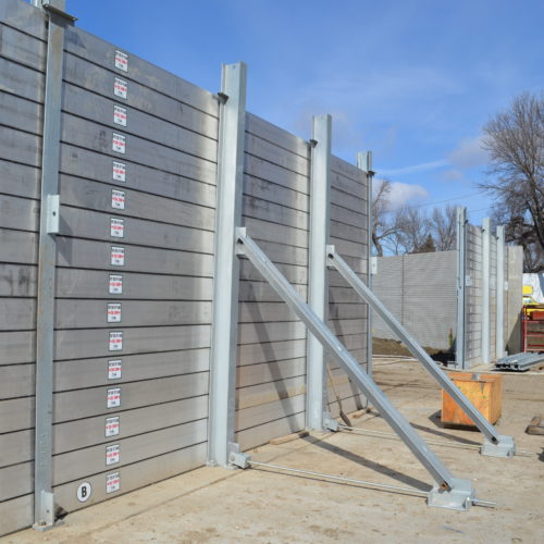 Flood protection barrier at full height